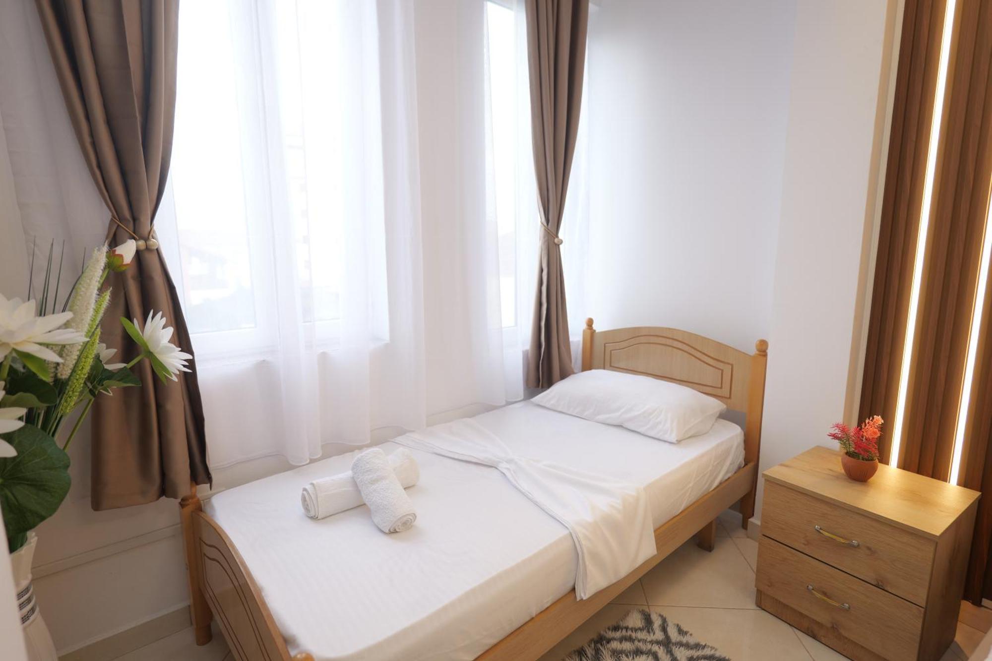 Golden Sleep Hostel Shkodër エクステリア 写真