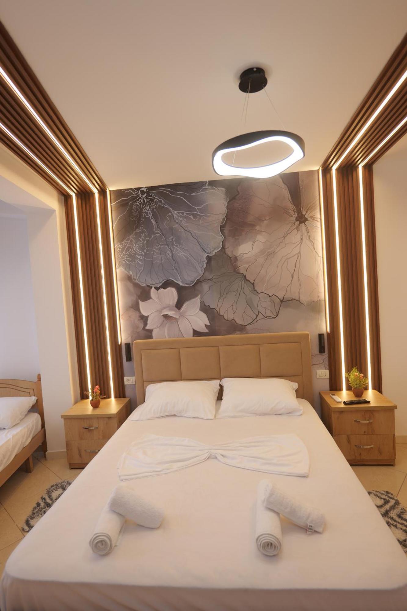 Golden Sleep Hostel Shkodër エクステリア 写真
