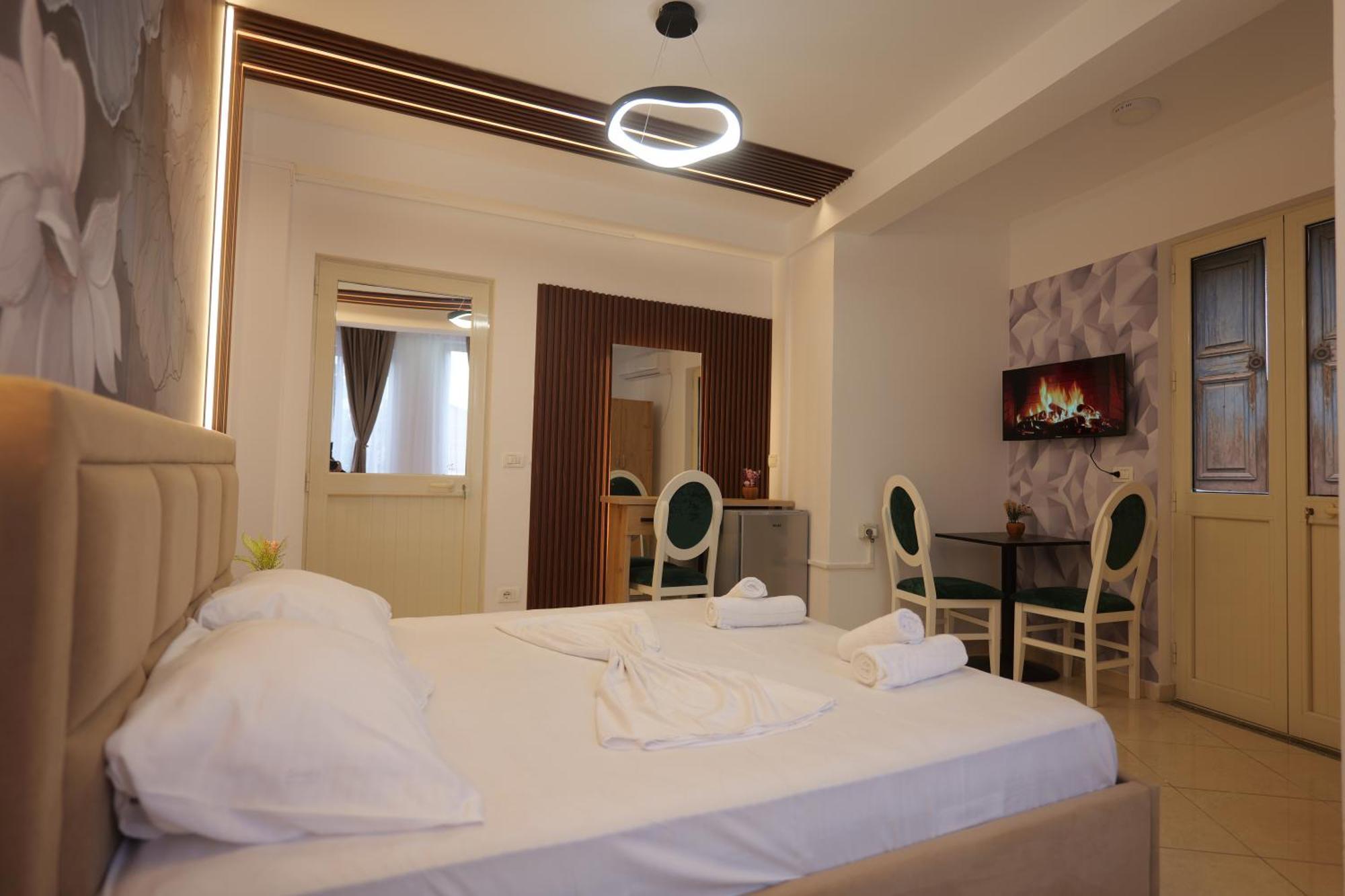 Golden Sleep Hostel Shkodër エクステリア 写真