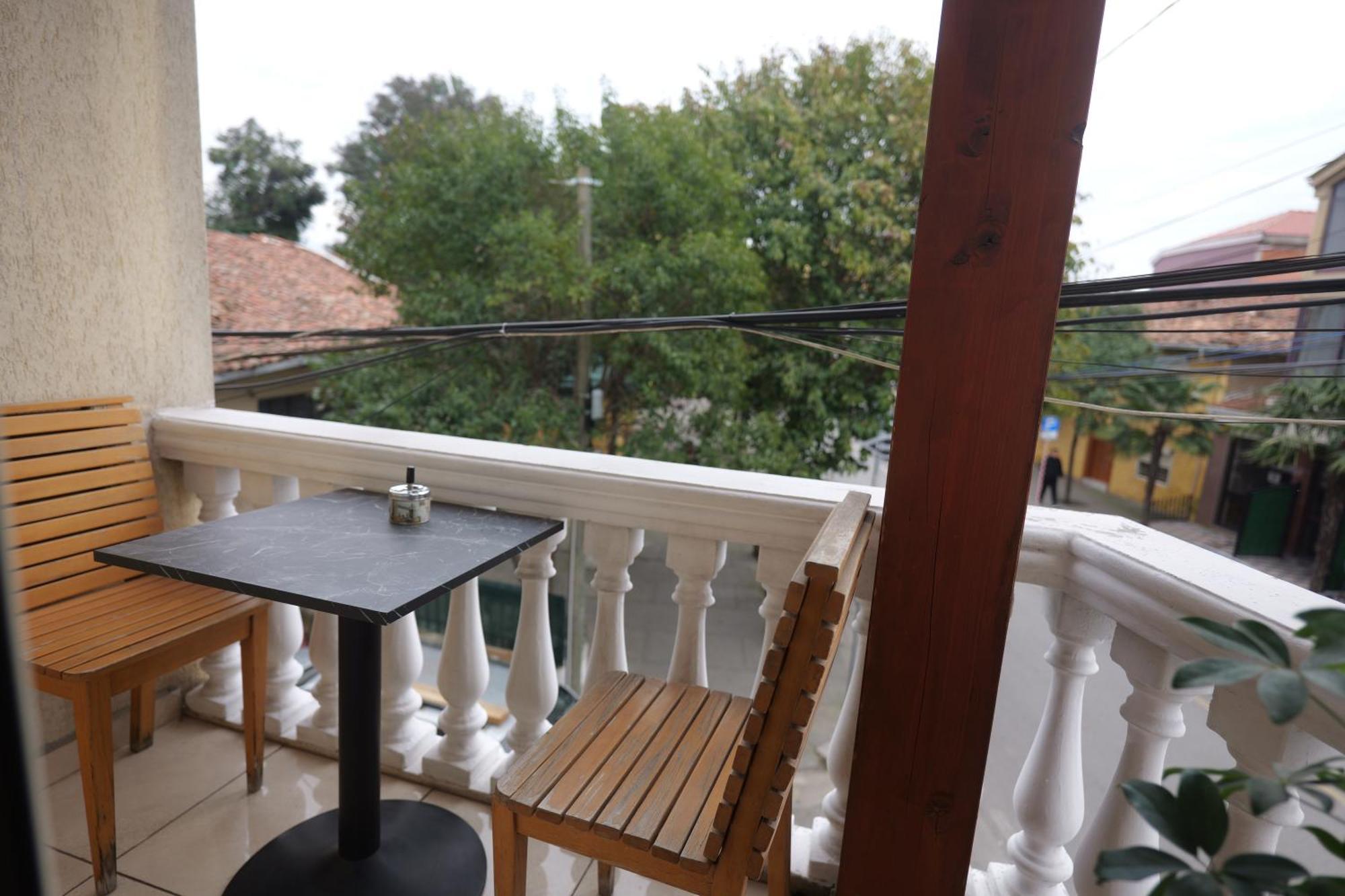 Golden Sleep Hostel Shkodër エクステリア 写真