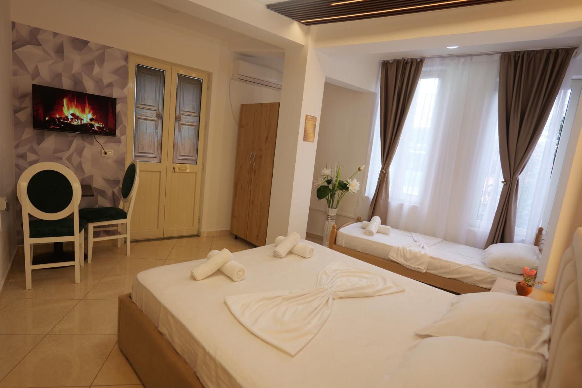 Golden Sleep Hostel Shkodër エクステリア 写真