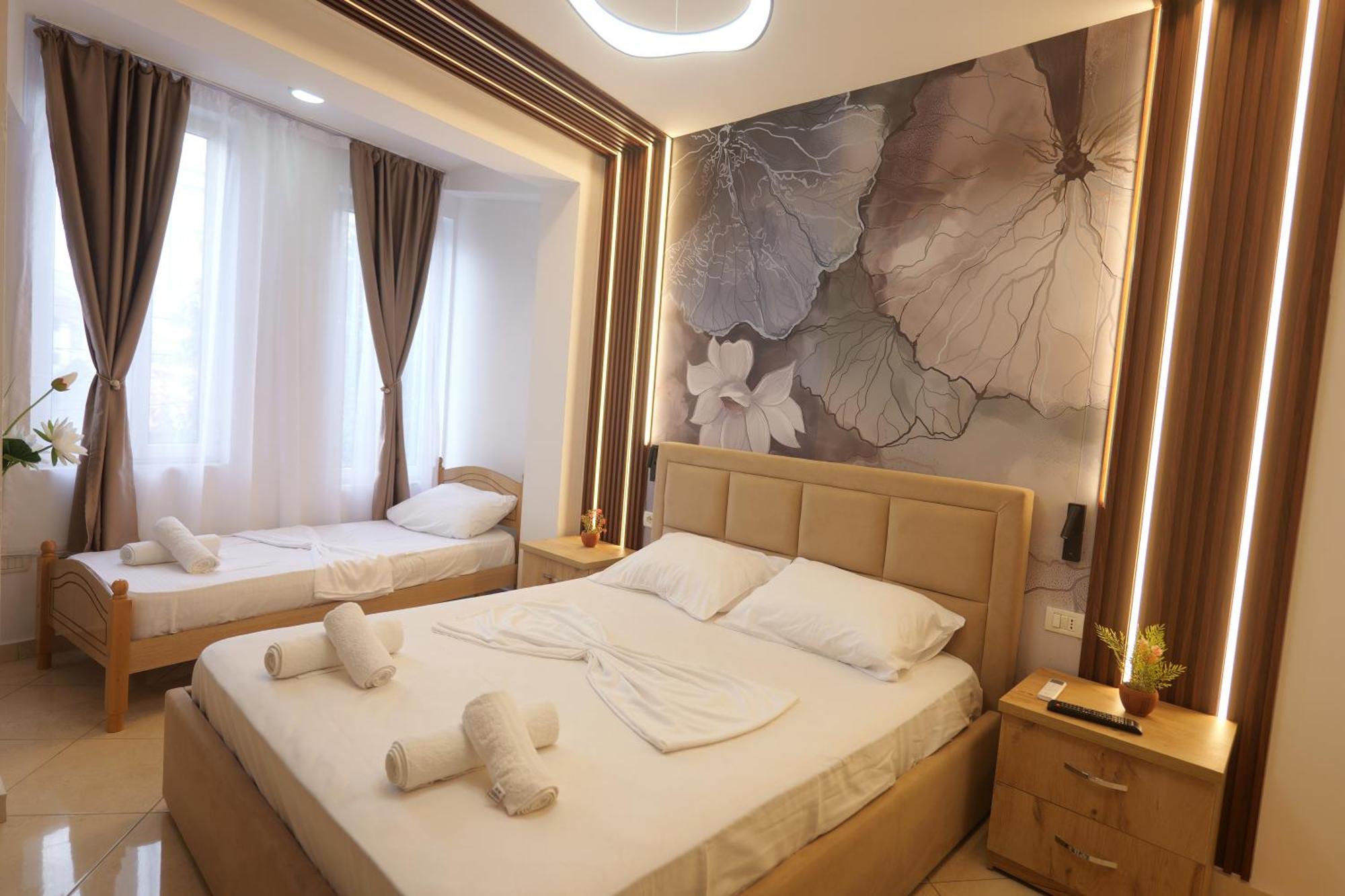 Golden Sleep Hostel Shkodër エクステリア 写真