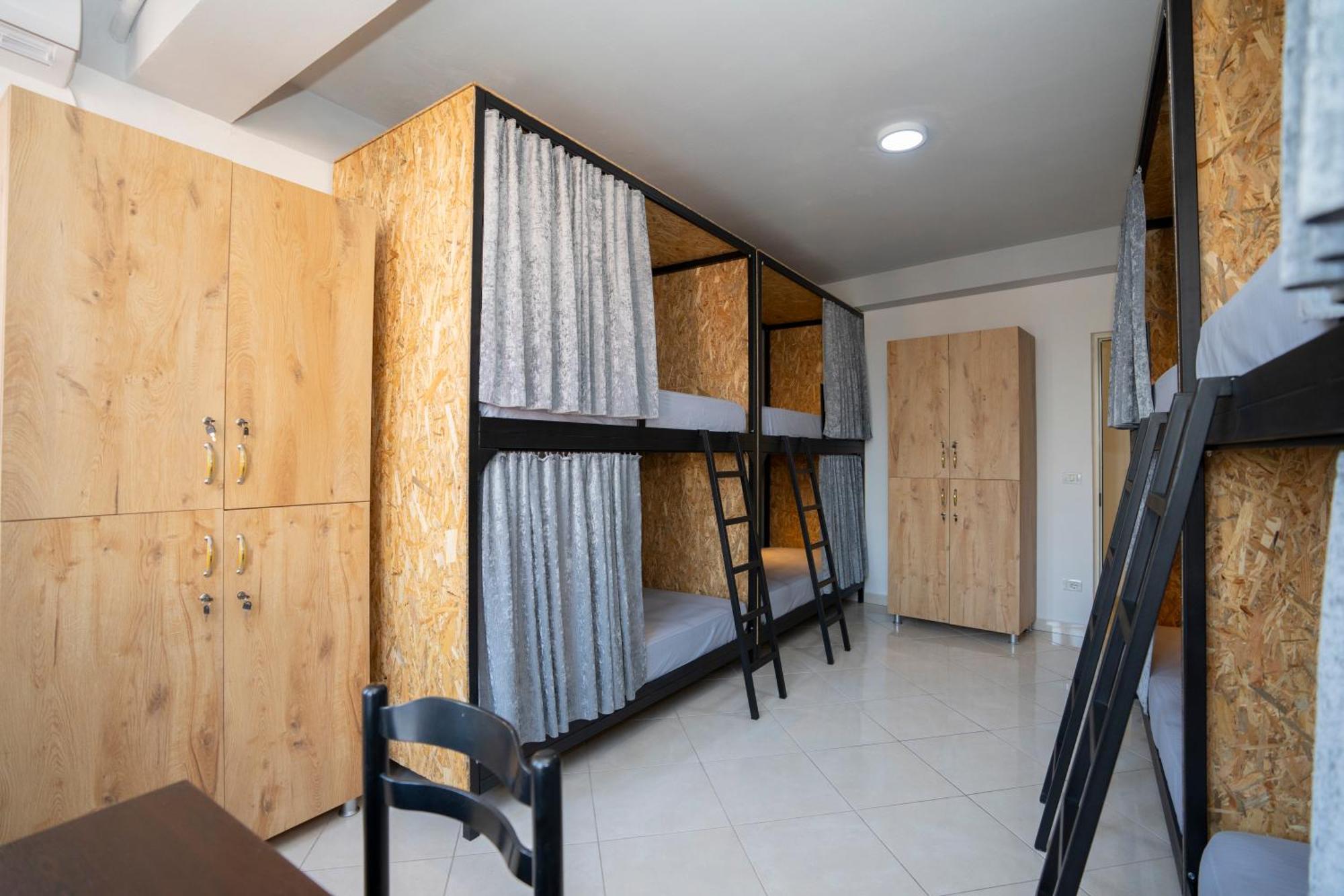 Golden Sleep Hostel Shkodër エクステリア 写真