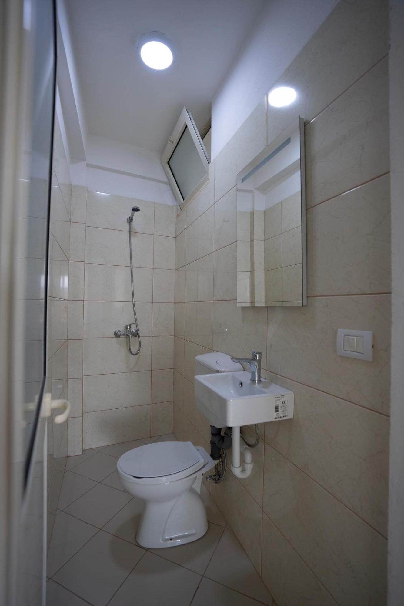 Golden Sleep Hostel Shkodër エクステリア 写真
