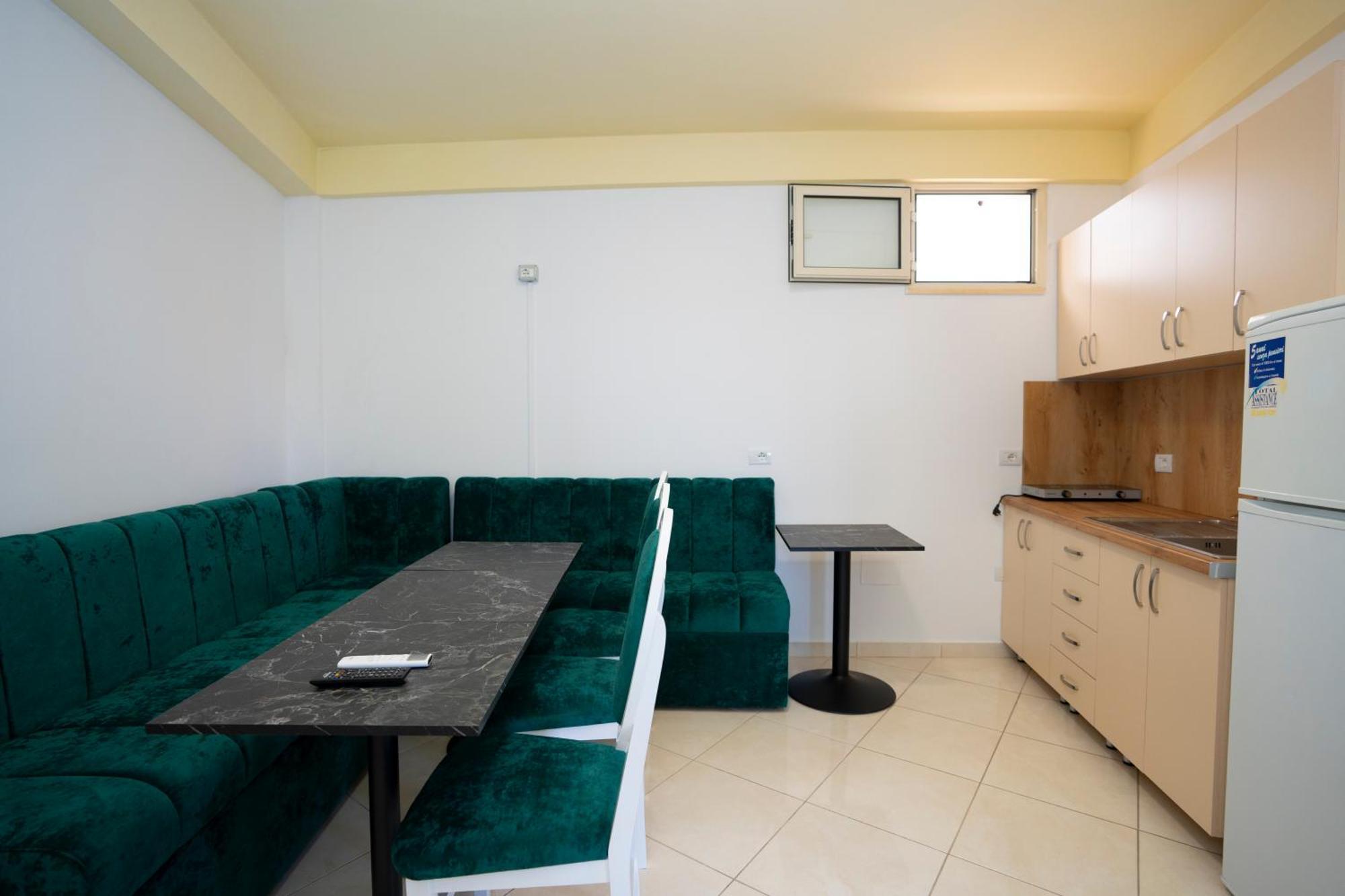 Golden Sleep Hostel Shkodër エクステリア 写真