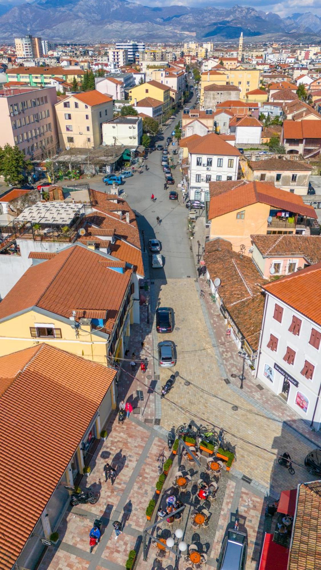 Golden Sleep Hostel Shkodër エクステリア 写真