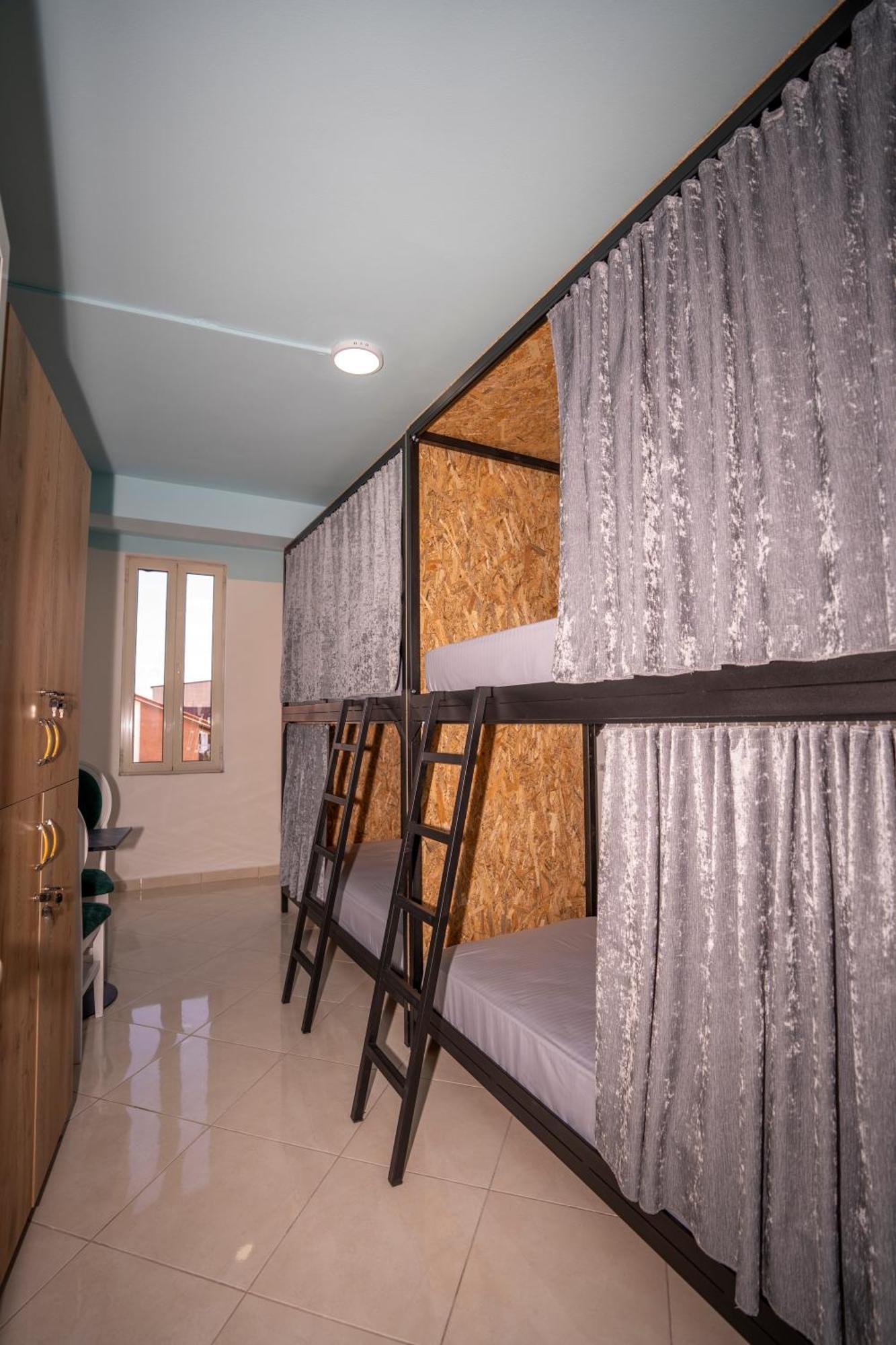Golden Sleep Hostel Shkodër エクステリア 写真