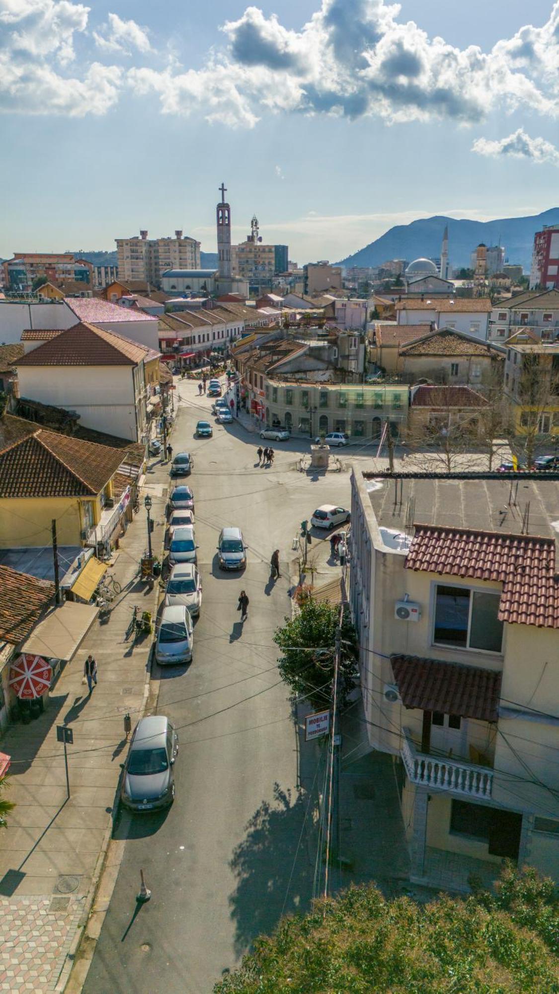 Golden Sleep Hostel Shkodër エクステリア 写真