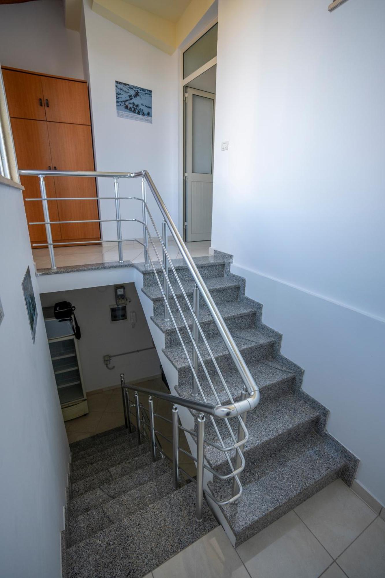 Golden Sleep Hostel Shkodër エクステリア 写真