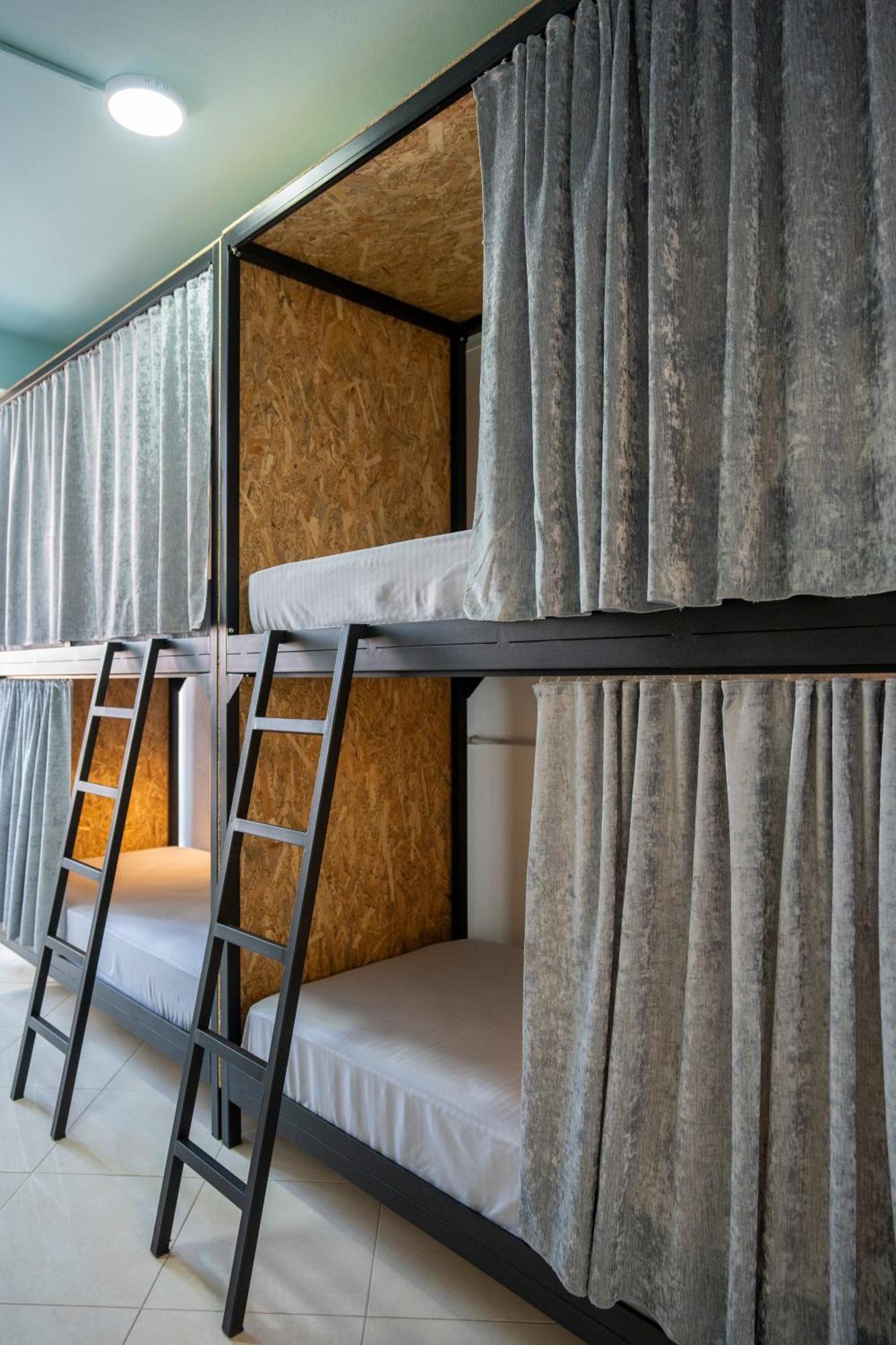Golden Sleep Hostel Shkodër エクステリア 写真